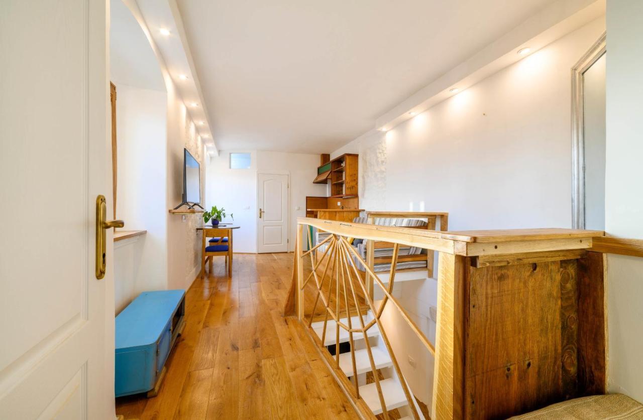 On The Rock Apartments Шибеник Экстерьер фото